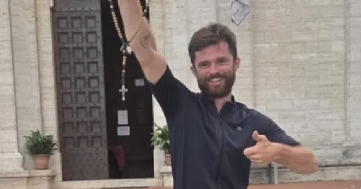 Cyclist crosses Italy during 2,200-mile ride for persecuted Christians